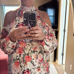 Pink and Cream Floral blouse with shoulder cut outs.